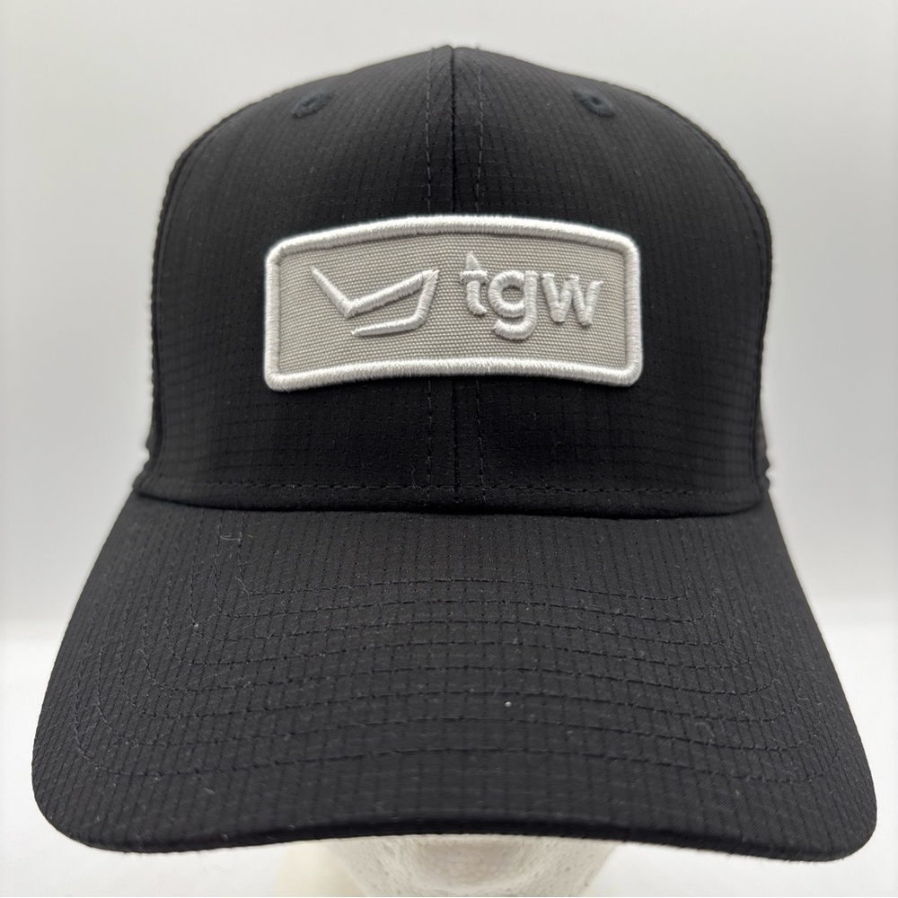 TGW The Golf Warehouse Black Tour Performance Snapback Golf‎ Hat Sleek Athletic